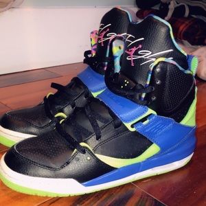 JORDAN FLIGHTS SIZE 5.5Y